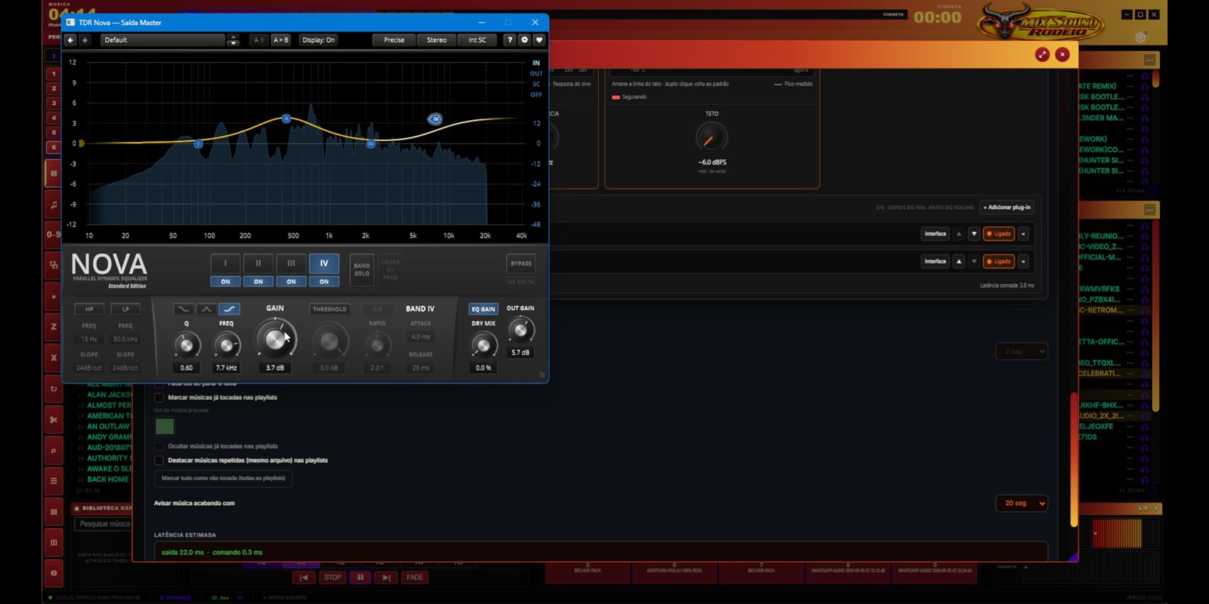 Plug-in VST3 de equalização dinâmica aberto na Saída Master